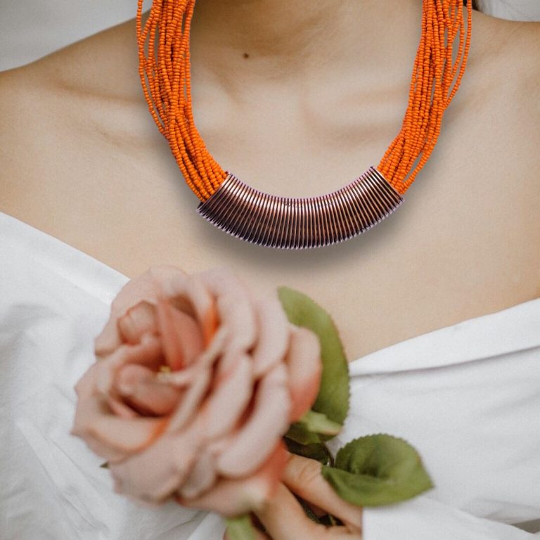 BEADS NECKLACE