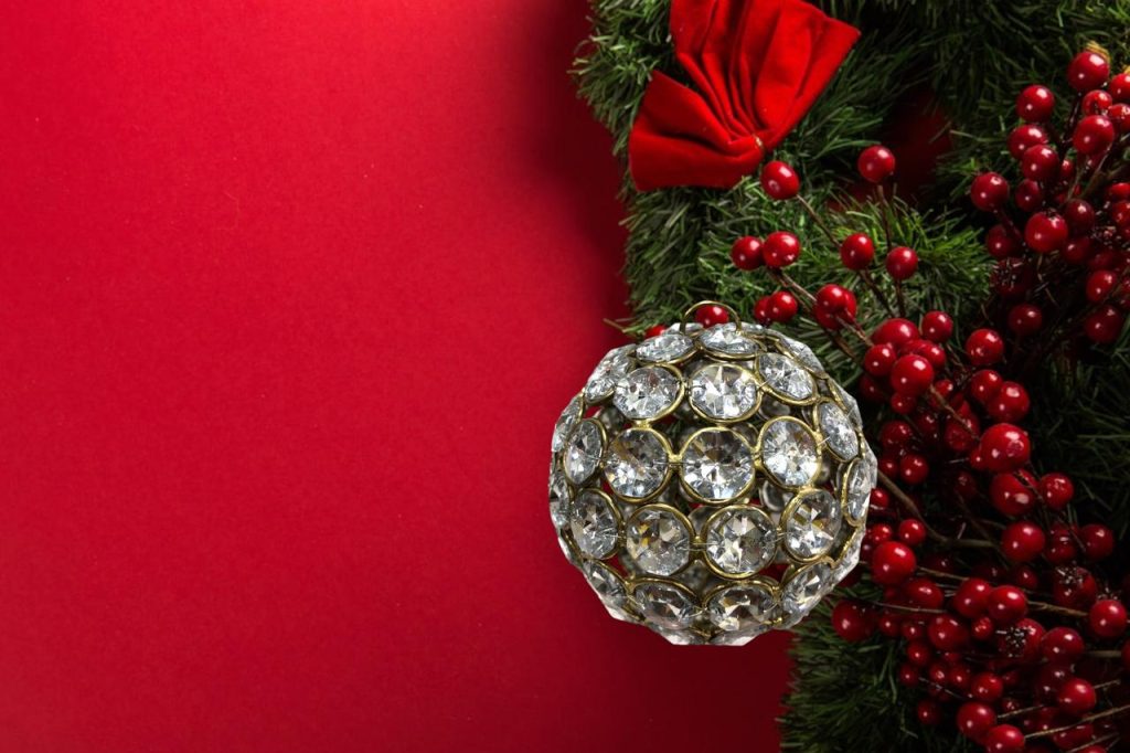 buy christmas ornaments in bulk