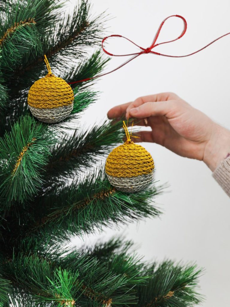 buy christmas ornaments in bulk