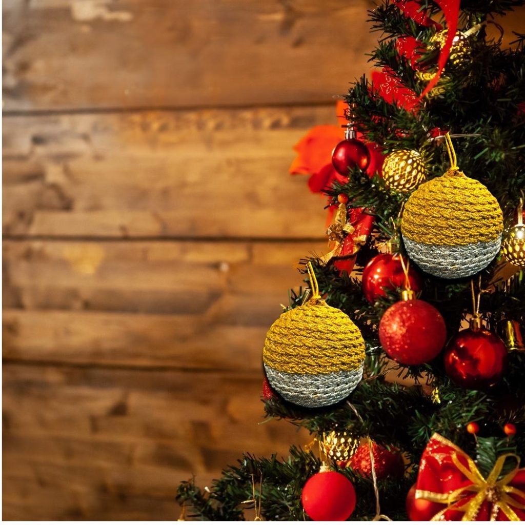 buy christmas ornaments in bulk