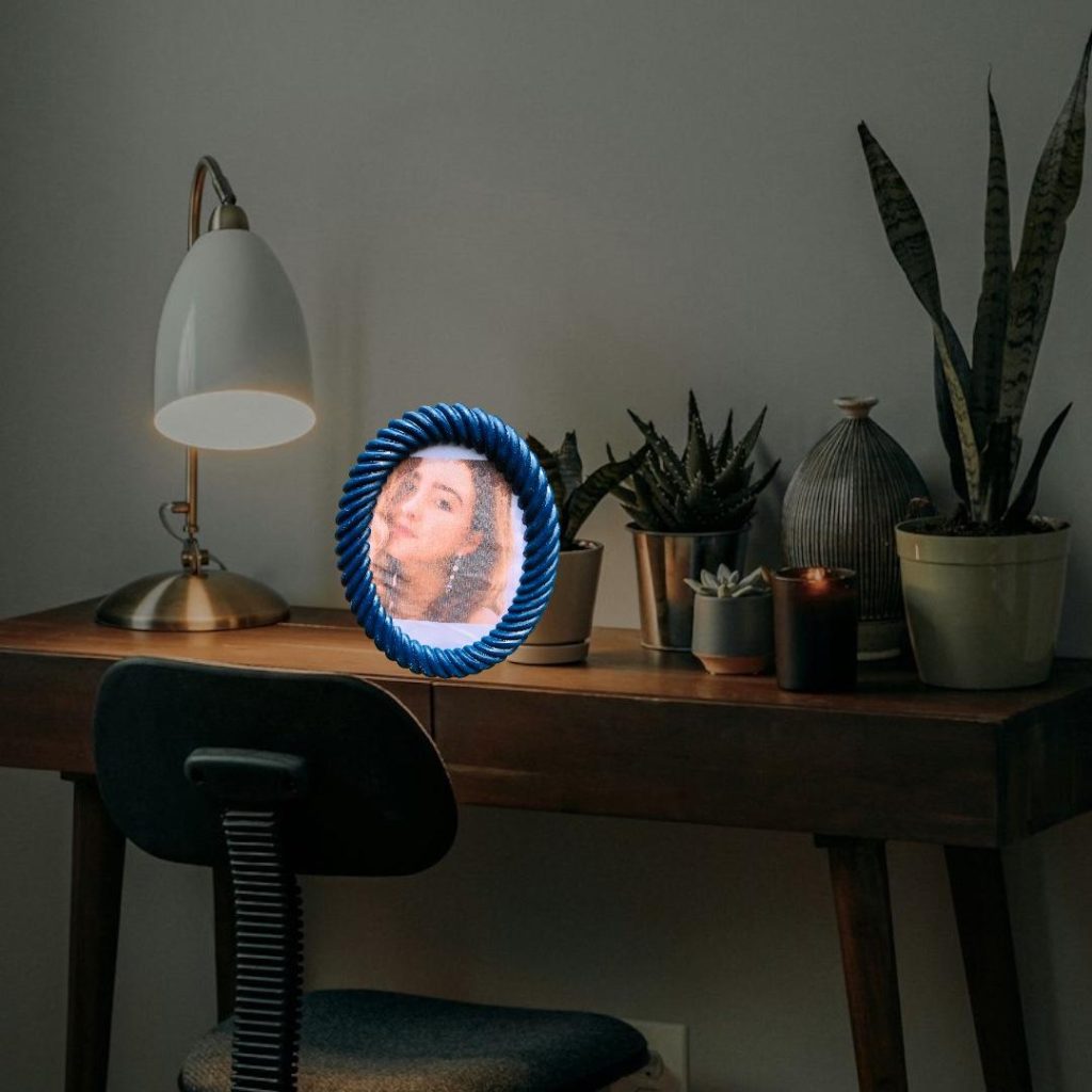 Handmade Resin Photo Frame Custom Epoxy Resin Photo Frame Resin Picture Frame for Home Décor Personalized Resin Photo Frame Gift Clear Resin Frame with Preserved Flowers