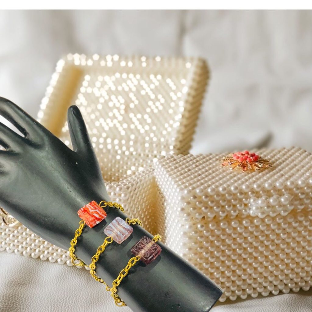 Adjustable Gold Circle Charm Friendship Bracelets, 3psc 1 set Multi-Colour String Are you looking for bracelet ideas or styles (gold)