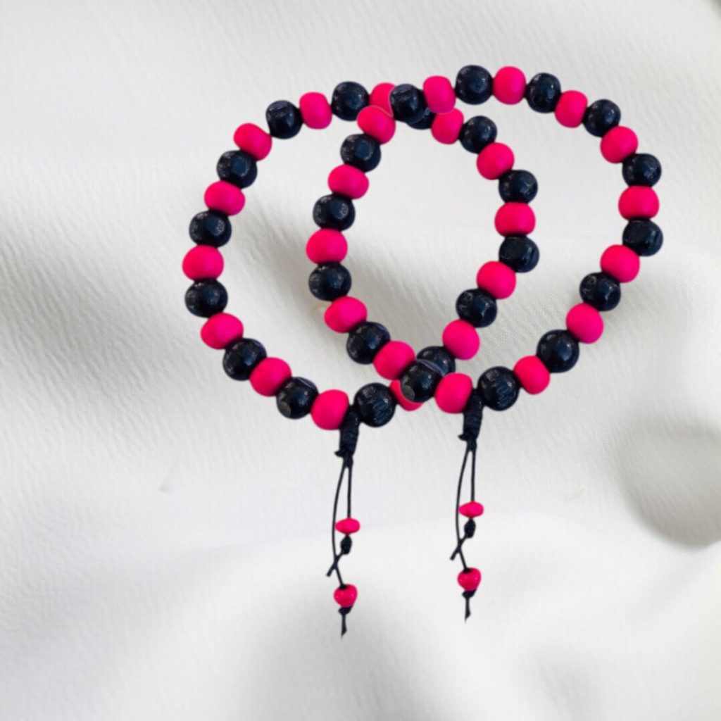 Handmade Black Onyx Beaded Bracelet with Gold Hamsa Charms, Traditional Evil Eye Protection Design, Decorative Tassels