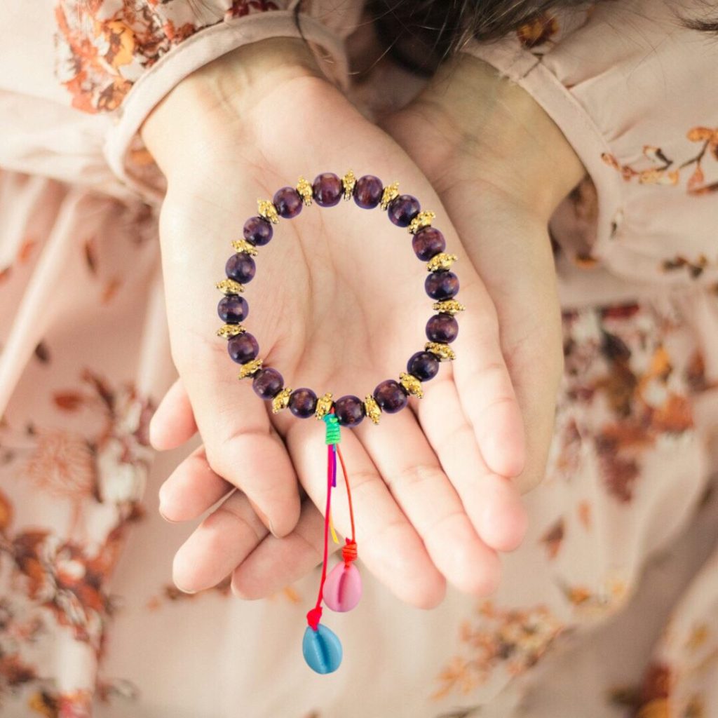 Handmade Black Onyx Beaded Bracelet with Gold Hamsa Charms, Traditional Evil Eye Protection Design, Decorative Tassels