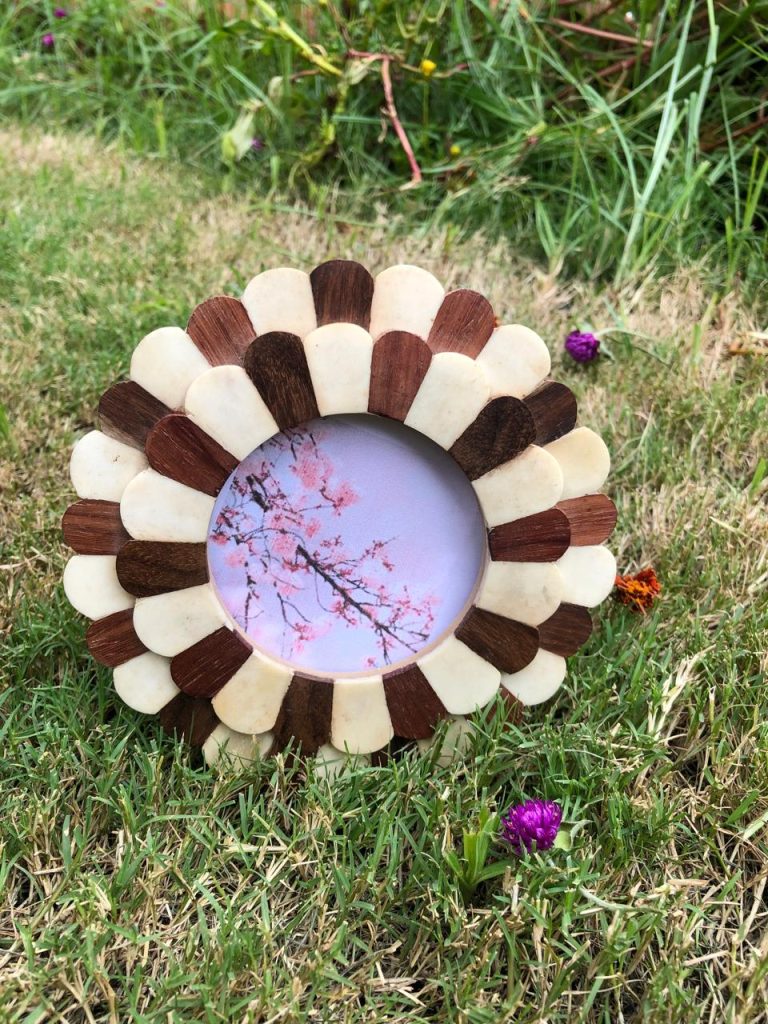 Resin Photo Frame – A Perfect Gift for Cherished Moments Decorative Resin Picture Frame for Home & Gifting