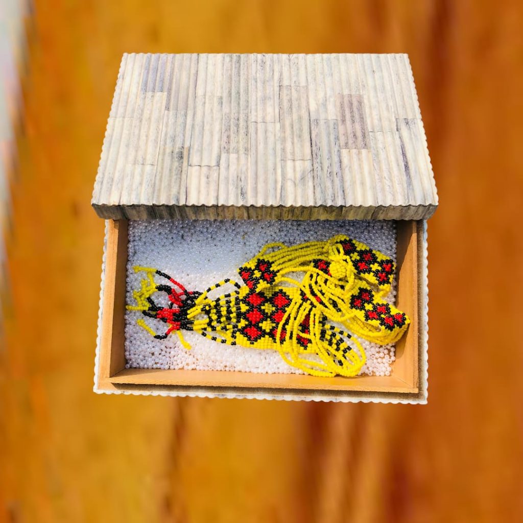 Material: Durable epoxy resin — glossy, scratch-resistant, moisture-resistant, and easy to clean. Design: Often handmade with unique color patterns, embedded elements like flowers or foil, and