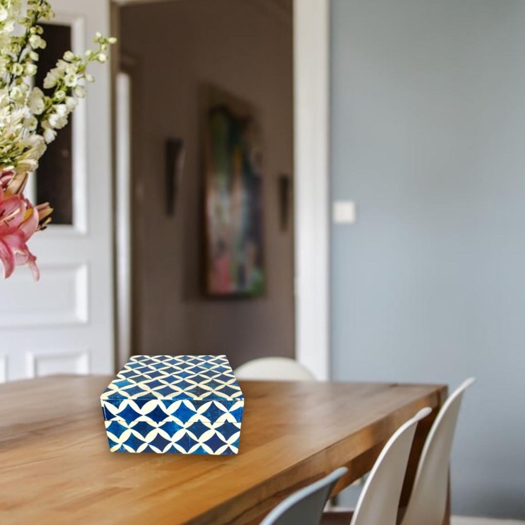 General Tags resin jewelry box resin box handmade jewelry box resin art decorative box Material / Craft Tags epoxy resin UV resin handcrafted artisan made custom resin Style Tags luxury decor modern decor aesthetic storage minimalist decor home decor accent